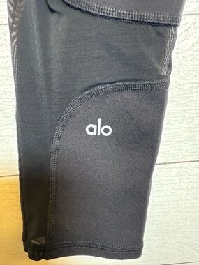 ALO Black Cropped Leggings with Mesh Detail Size Medium